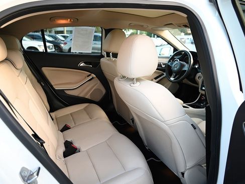 Certified 2019 Mercedes-Benz GLA 250 image 12