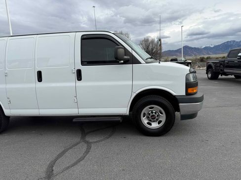 Used 2023 GMC Savana 2500 w/ Driver Convenience Package image 10