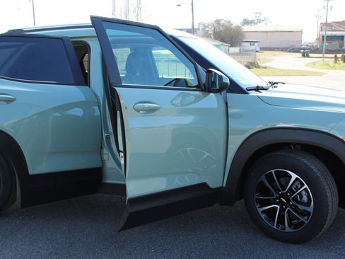 New 2026 Chevrolet TrailBlazer LT w/ Convenience Package image 11