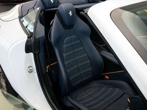 Used 2024 Ferrari Roma Spider image 12