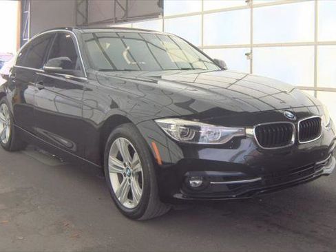 Used 2017 BMW 330i xDrive Sedan AWD/4WD image 6