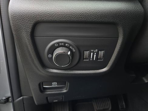 New 2025 Jeep Grand Cherokee L Altitude image 11