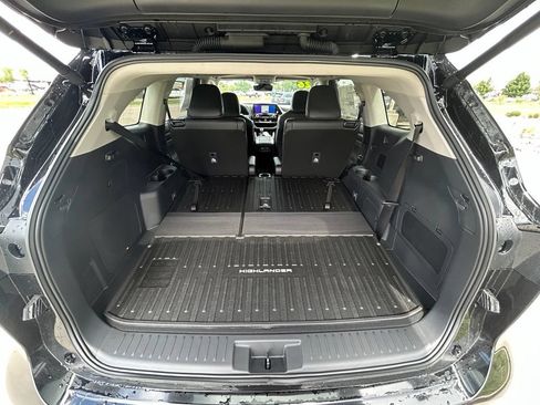 Used 2026 Toyota Highlander Limited AWD/4WD image 24
