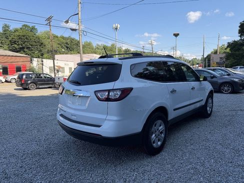 Used 2017 Chevrolet Traverse LS AWD/4WD image 8