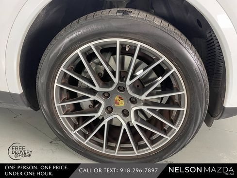 Used 2020 Porsche Cayenne S image 14
