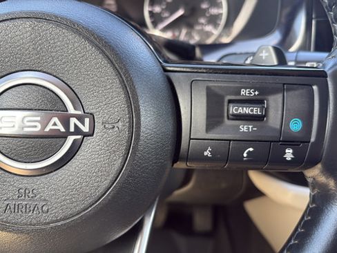 Used 2023 Nissan Pathfinder SL w/ SL Premium Package AWD/4WD image 10
