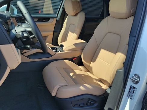 New 2026 Porsche Cayenne AWD/4WD image 4
