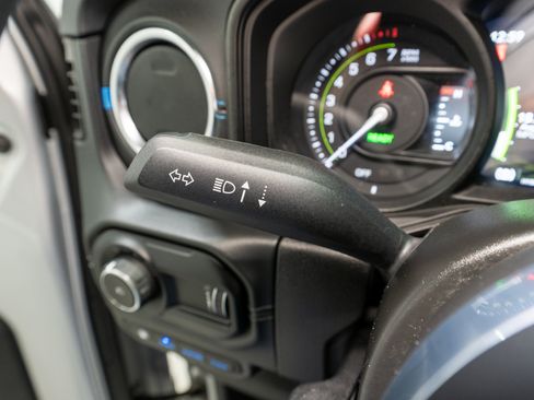 Used 2024 Jeep Wrangler High Altitude AWD/4WD image 32