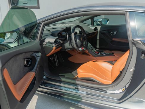 Used 2016 Lamborghini Huracan LP 610-4 image 44