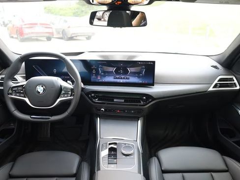 Used 2025 BMW 330i xDrive Sedan w/ Premium Package AWD/4WD image 13