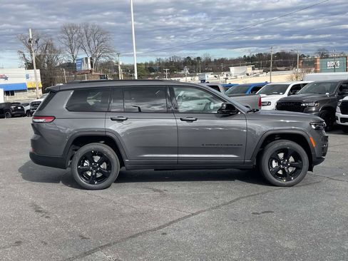 New 2025 Jeep Grand Cherokee L Limited w/ Luxury Tech Group II image 9