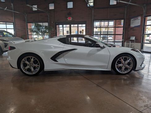 Used 2023 Chevrolet Corvette 2LT w/ Z51 Performance Package image 5