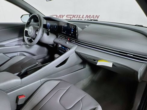 Used 2024 Hyundai Elantra SEL FWD image 37