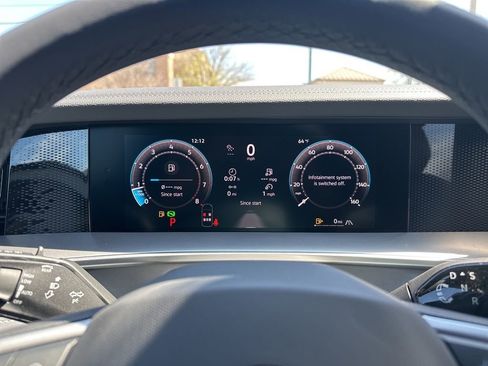 New 2026 Volkswagen Tiguan SE R-Line AWD/4WD image 9