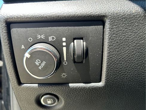 Used 2018 Jeep Grand Cherokee Altitude RWD image 25