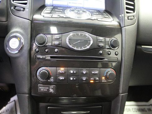 Used 2014 INFINITI QX70 AWD w/ Premium Package image 18