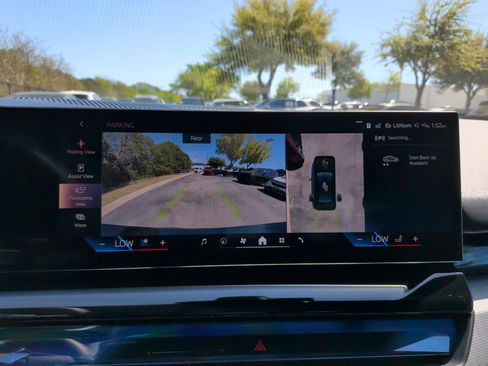 Certified 2024 BMW 540i xDrive w/ Executive Package image 17