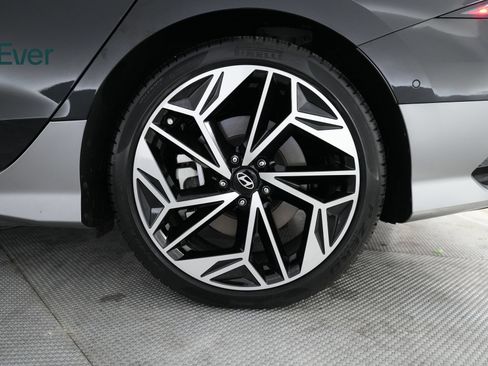 Used 2024 Hyundai Ioniq 6 Limited RWD image 9