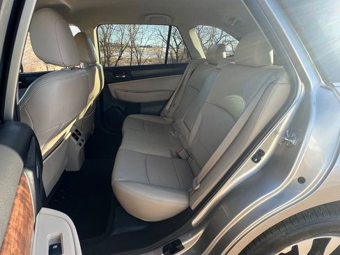 Used 2015 Subaru Outback 3.6R Limited image 28