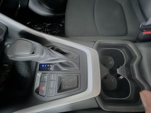 Used 2019 Toyota RAV4 LE image 24