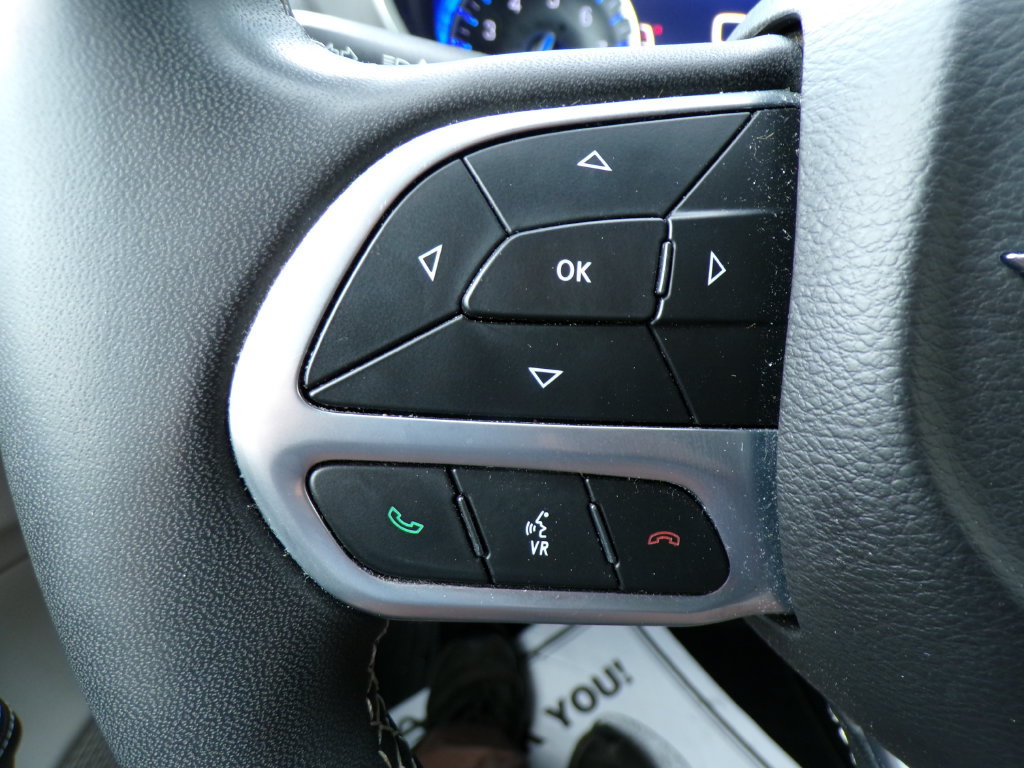 Used 2022 Chrysler Pacifica Touring-L FWD image 28