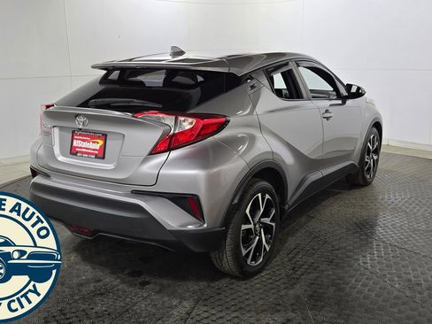 Used 2018 Toyota C-HR XLE FWD image 7