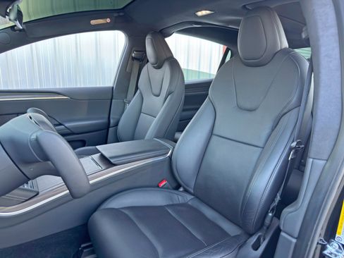 Used 2022 Tesla Model X image 40