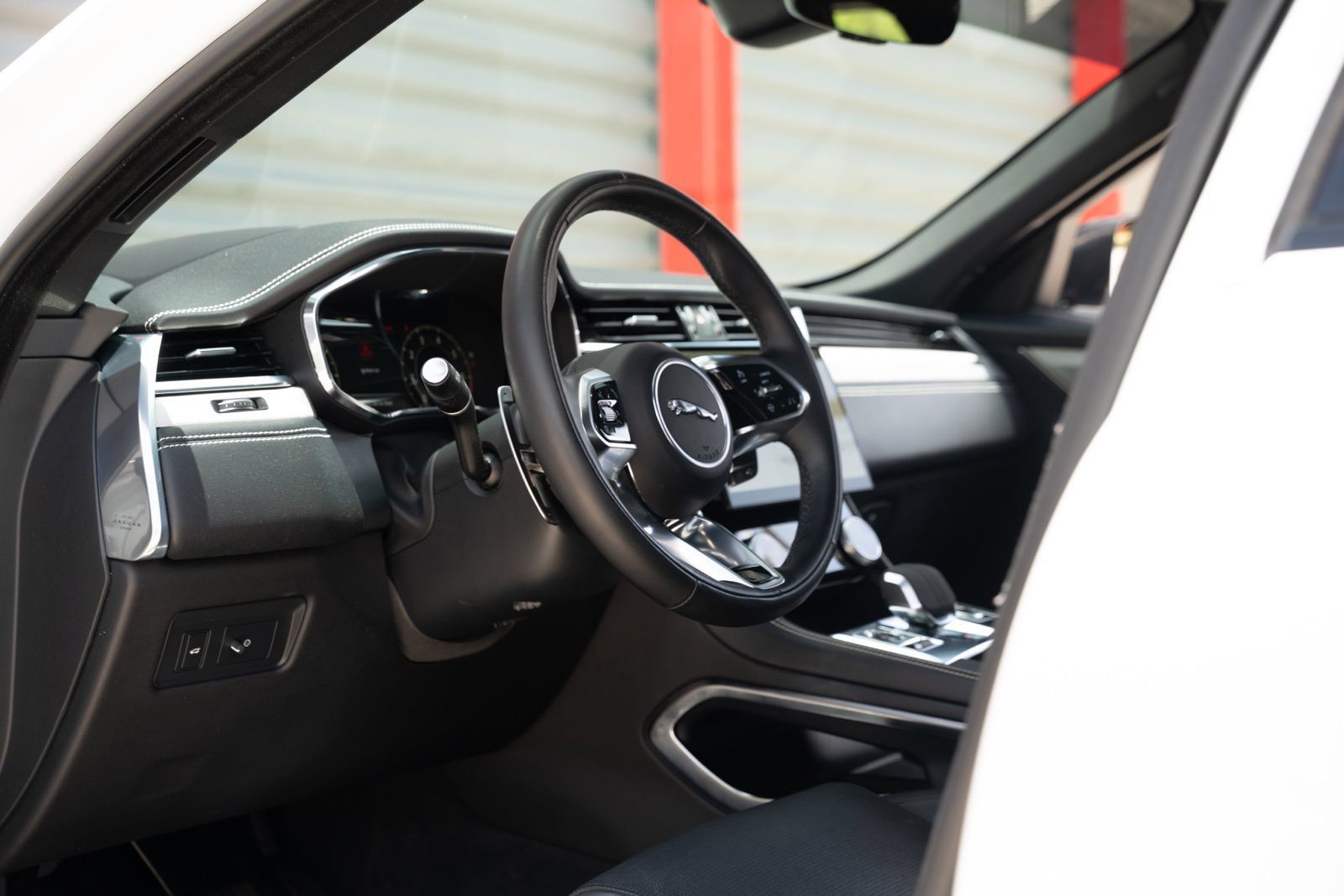 Used 2025 Jaguar F-PACE R-Dynamic S AWD/4WD image 32