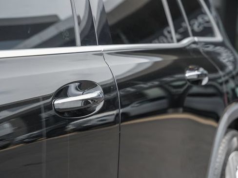 Used 2021 Mercedes-Benz GLB 250 4MATIC image 17