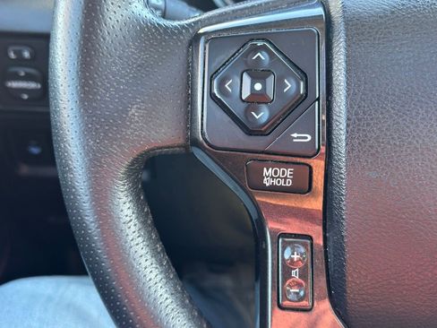 Used 2018 Toyota 4Runner TRD Off-Road Premium image 27