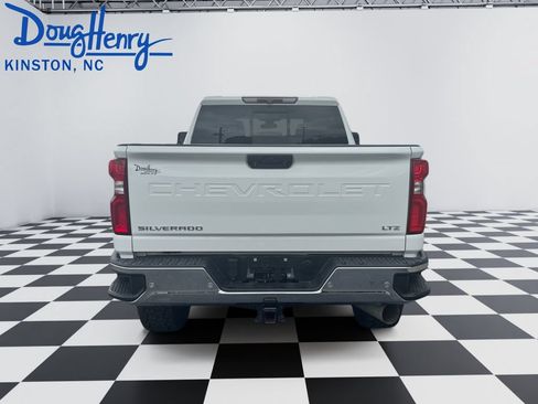 Used 2022 Chevrolet Silverado 2500 LTZ w/ LTZ Plus Package AWD/4WD image 4