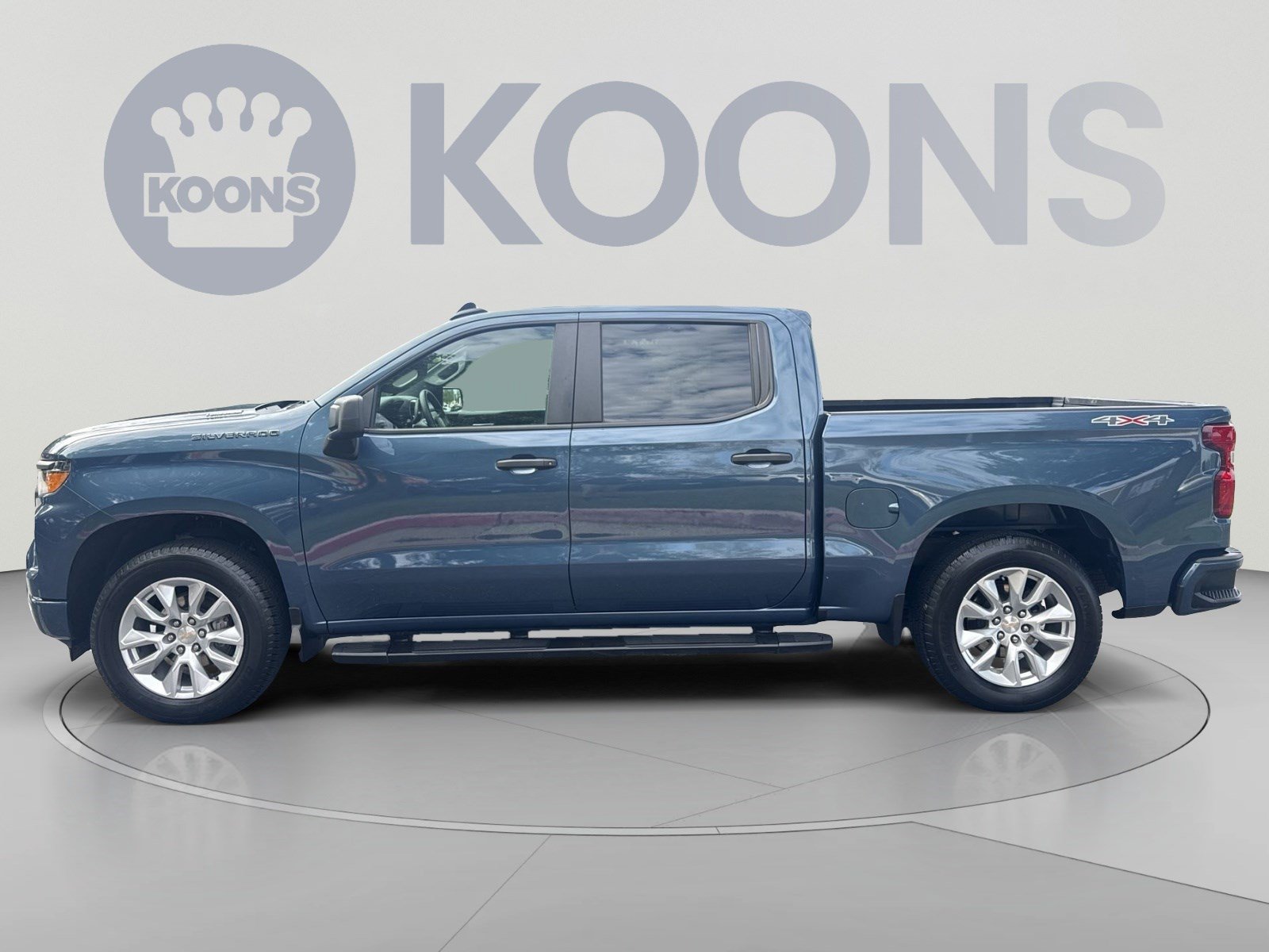 Used 2024 Chevrolet Silverado 1500 Custom AWD/4WD image 2