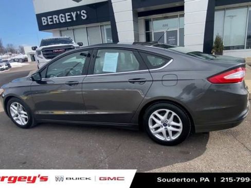 Used 2016 Ford Fusion SE image 8