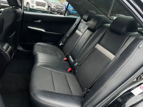 Used 2014 Toyota Camry SE image 18
