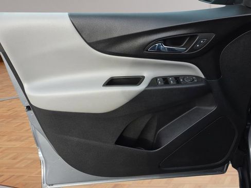 Used 2023 Chevrolet Equinox LS w/ LS Convenience Package image 9