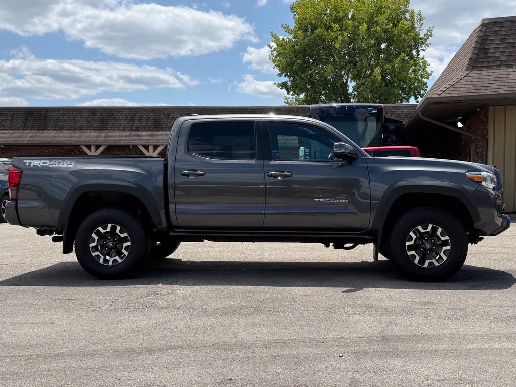 Used 2019 Toyota Tacoma TRD Off-Road w/ Technology Package AWD/4WD image 6