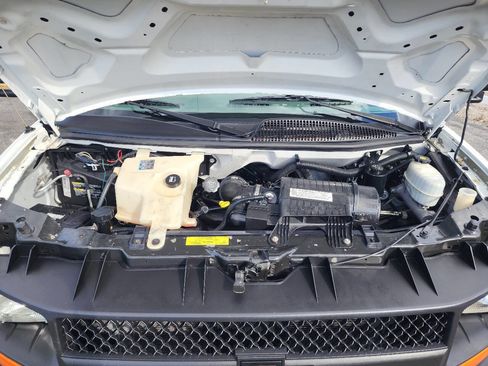 Used 2007 Chevrolet Express 3500 image 36