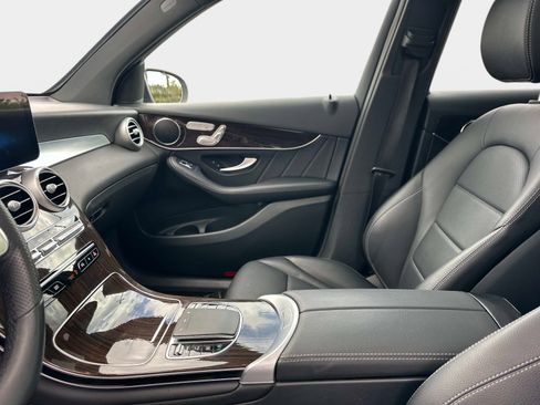 Used 2022 Mercedes-Benz GLC 300 image 19