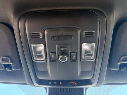Used 2023 Chevrolet Tahoe LT w/ Luxury Package AWD/4WD image 38