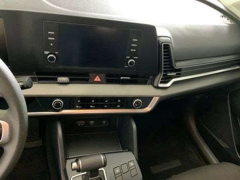 Used 2023 Kia Sportage LX AWD/4WD image 19