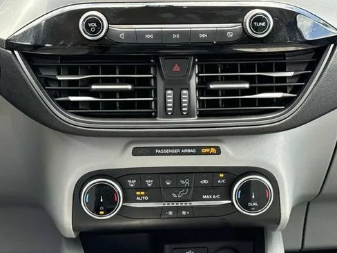 Used 2025 Ford Escape Active FWD image 17