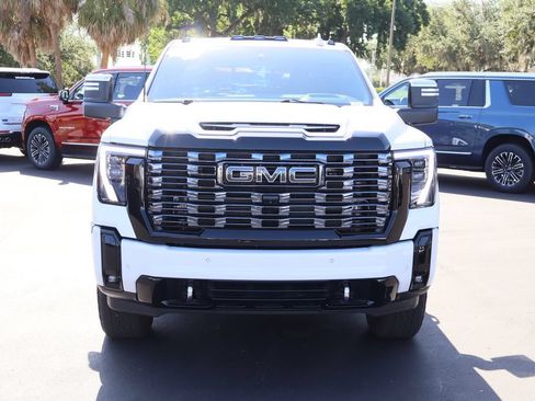 Used 2025 GMC Sierra 2500 Denali Ultimate AWD/4WD image 4