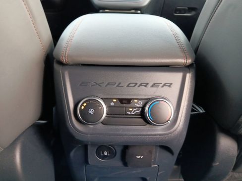 Used 2025 Ford Explorer Active w/ Active Comfort Package AWD/4WD image 34