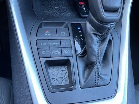 Used 2023 Toyota RAV4 XLE image 20