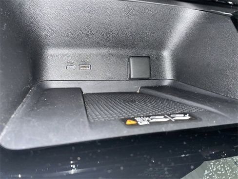 Certified 2025 Chevrolet Traverse LT image 27