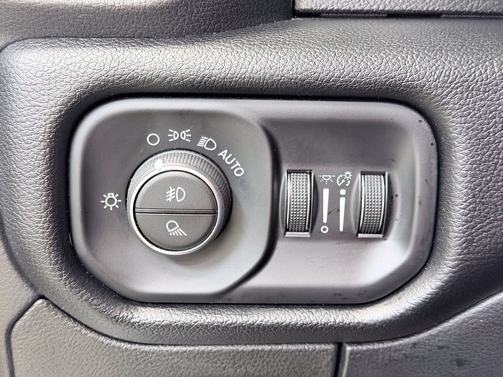 Used 2019 RAM 1500 Big Horn AWD/4WD image 39