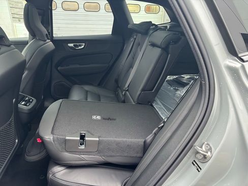 New 2026 Volvo XC60 B5 Ultra w/ Climate Package image 24