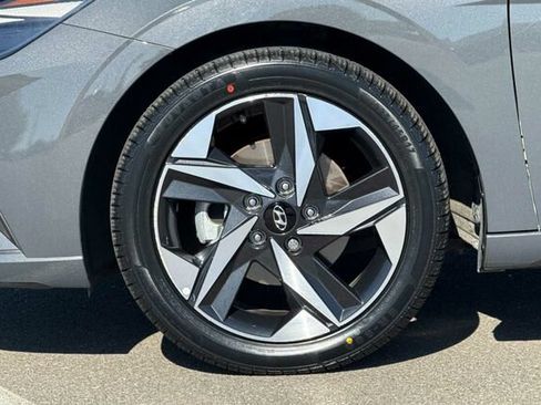 Used 2023 Hyundai Elantra SEL w/ Convenience Package FWD image 25