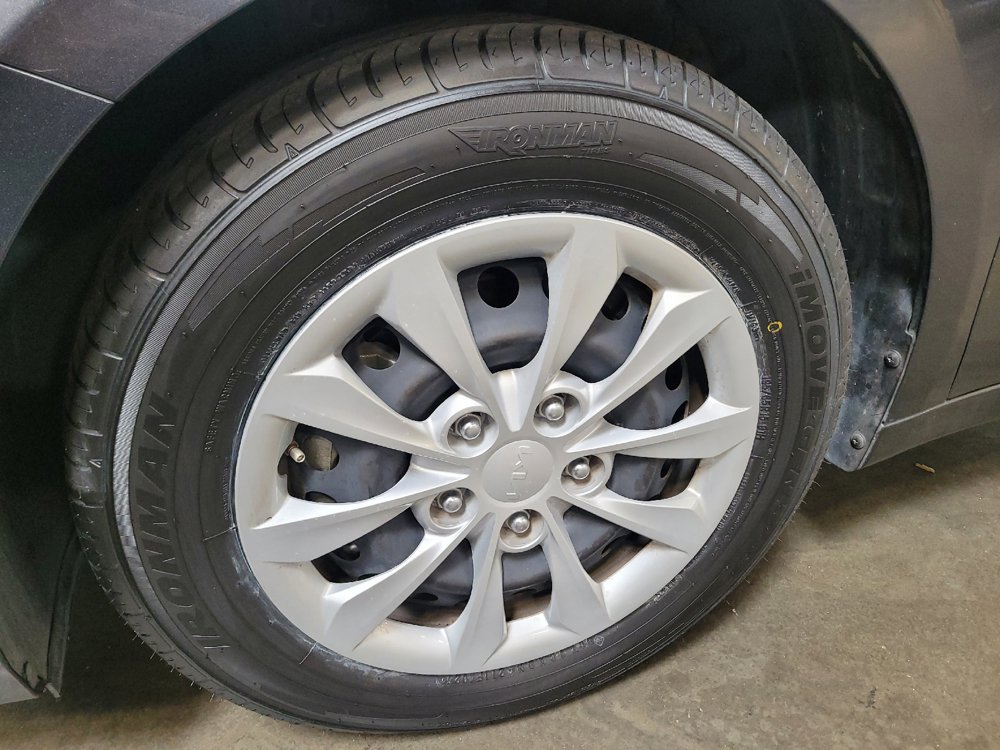 Used 2022 Kia Forte Sedan FWD image 31