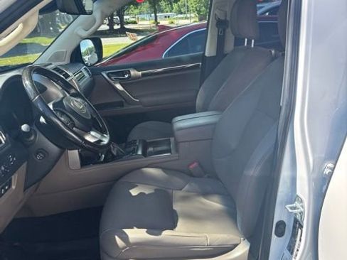 Used 2020 Lexus GX 460 Premium w/ Premium Package AWD/4WD image 5